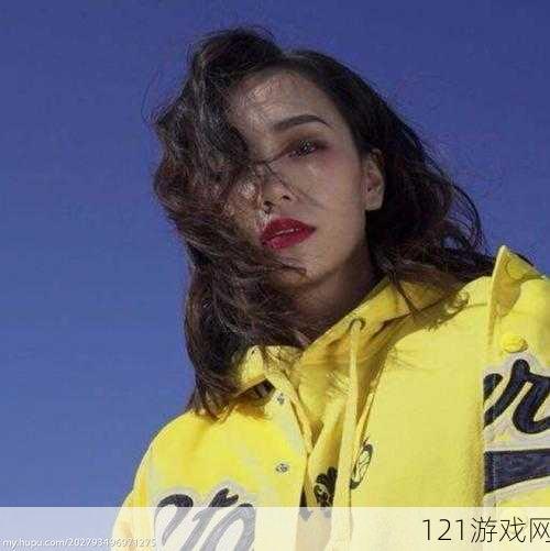 中国大陆女 rapper18 岁仙里的女主播颜值超高-网友热议